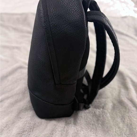 cool fit black leather backpack NoirTrek 1.0 sp2020 Fashioned from premium calfskin We give these puns Weight:Mod 8-14